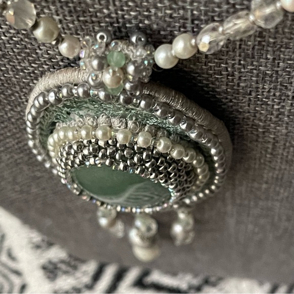 Beautiful Jadeite Semi-Precious Gemstones Large Pendant 20" Necklace - Picture 8 of 15